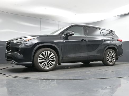 Used 2021 Toyota Highlander Platinum image 22