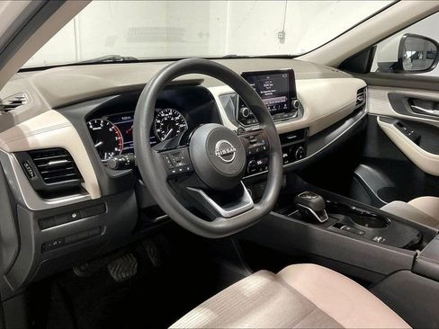 Used 2023 Nissan Rogue SV FWD image 16