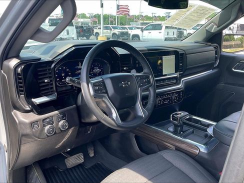 Used 2025 Chevrolet Silverado 1500 RST AWD/4WD image 15
