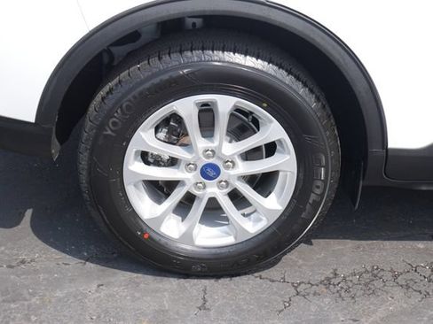Used 2022 Ford Escape SE w/ Cold Weather Package AWD/4WD image 11