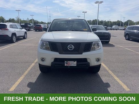 Used 2015 Nissan Frontier SV w/ SV Value Truck Package AWD/4WD image 2