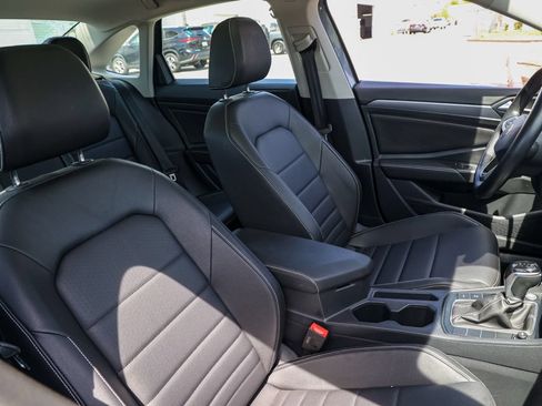 Used 2024 Volkswagen Jetta SE FWD image 20