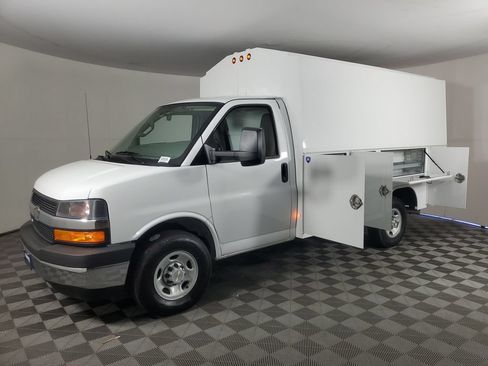 New 2026 Chevrolet Express 3500 w/ Power Convenience Package RWD image 8