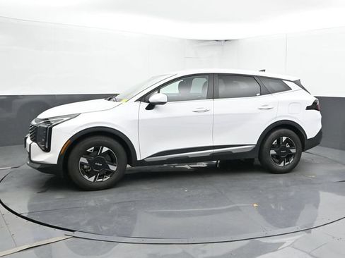 Used 2026 Kia Sportage LX FWD image 8