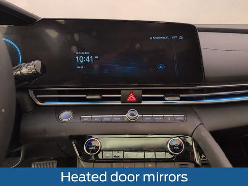 Used 2024 Hyundai Elantra Limited image 31