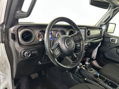 Used 2022 Jeep Gladiator Sport image 13