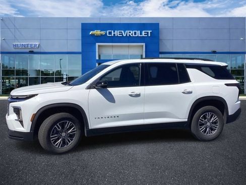 Used 2024 Chevrolet Traverse LT FWD image 6