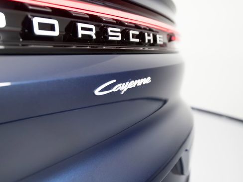 New 2026 Porsche Cayenne Coupe AWD/4WD image 38