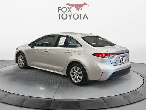 Used 2025 Toyota Corolla LE FWD image 4