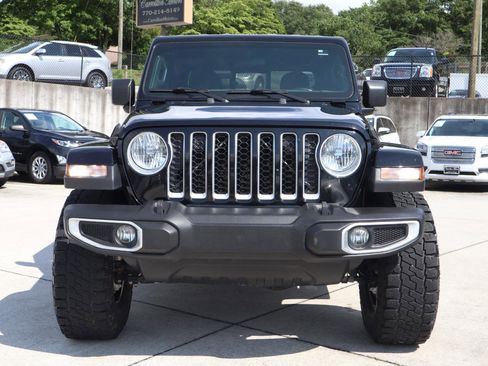 Used 2020 Jeep Gladiator Overland w/ Trailer Tow Package AWD/4WD image 10
