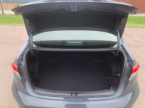 Used 2025 Toyota Corolla LE image 26