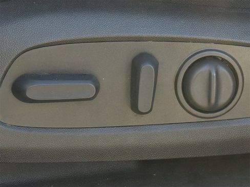 Certified 2024 Chevrolet Equinox LT w/ Driver Convenience Package image 23