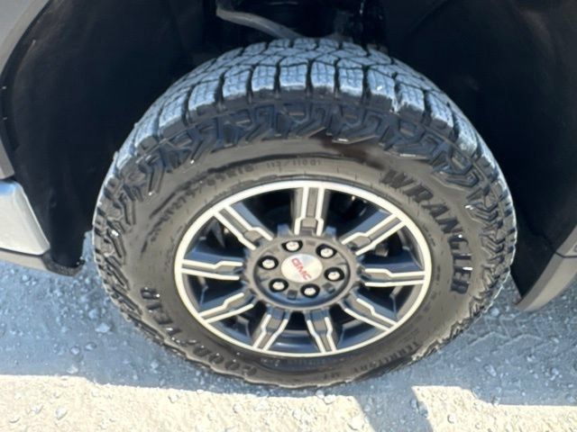 Used 2025 GMC Sierra 1500 AT4 w/ AT4 Premium Package AWD/4WD image 34
