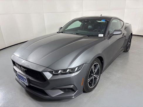 Used 2024 Ford Mustang Premium image 5