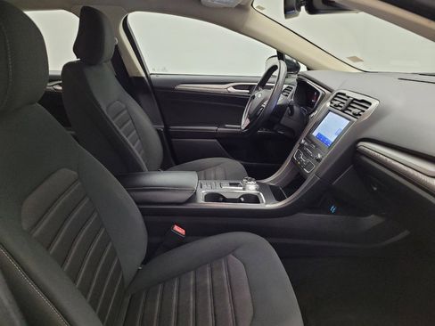 Used 2020 Ford Fusion SE image 21