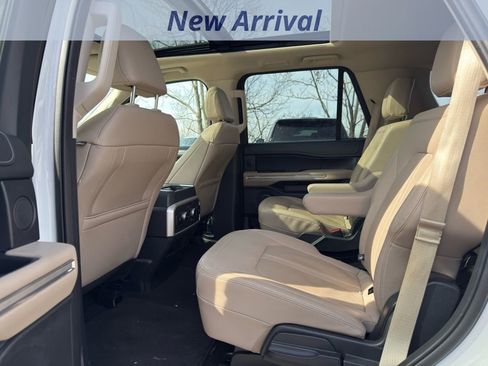 Used 2024 Ford Expedition Limited image 7
