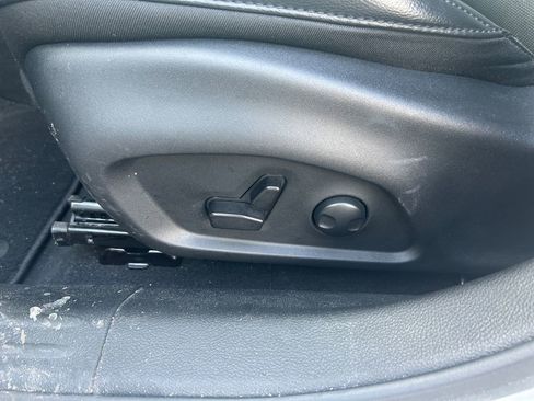 Used 2023 Jeep Compass Limited image 12