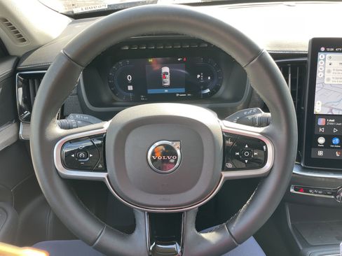 Used 2025 Volvo XC90 B6 Plus image 43