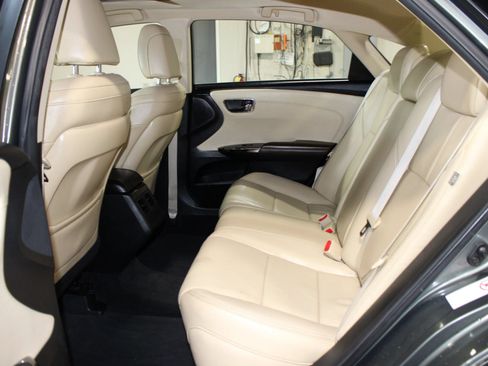 Used 2013 Toyota Avalon XLE Premium FWD image 29