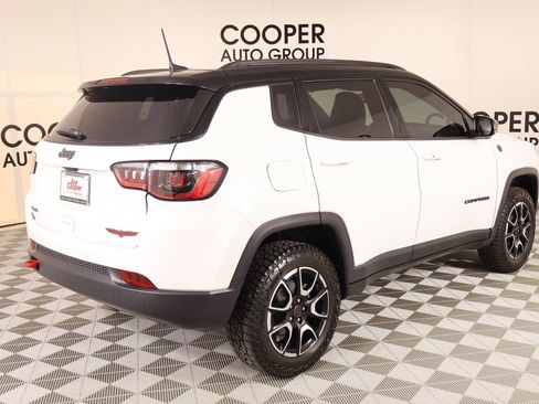 Used 2025 Jeep Compass Trailhawk w/ Trailhawk Convenience Group AWD/4WD image 20