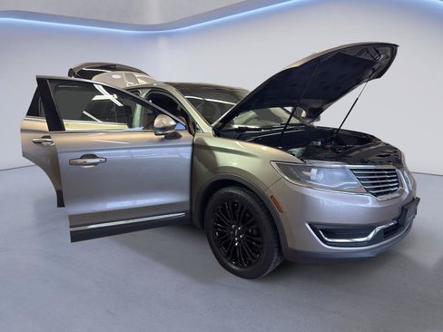 Used 2016 Lincoln MKX Reserve w/ Climate Package AWD/4WD image 9