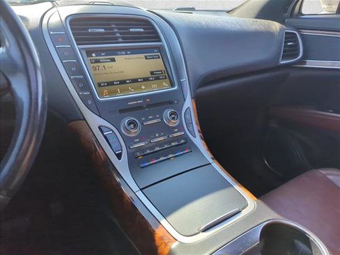 Used 2016 Lincoln MKX Reserve w/ Climate Package image 12