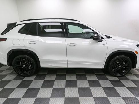 New 2026 Volkswagen Tiguan SE R-Line AWD/4WD image 8