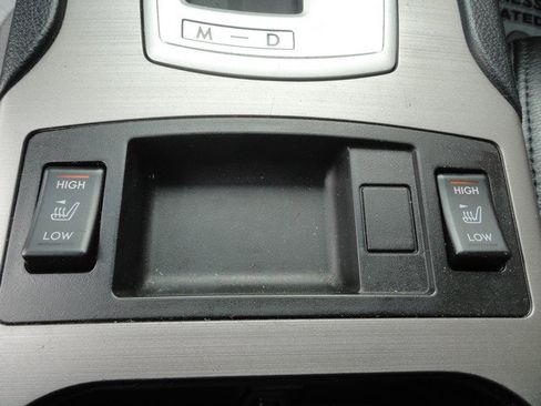 Used 2013 Subaru Outback 2.5i Limited AWD/4WD image 20