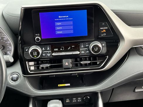 Used 2023 Toyota Highlander XLE image 15