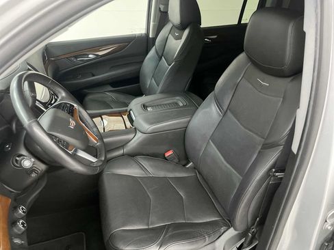 Used 2019 Cadillac Escalade ESV Premium Luxury AWD/4WD image 19
