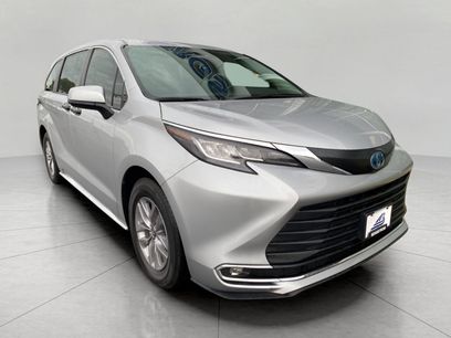 Used 2022 Toyota Sienna XLE