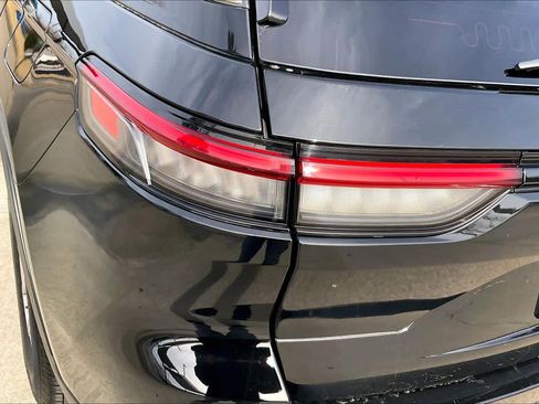 Certified 2022 Jeep Grand Cherokee Limited image 27