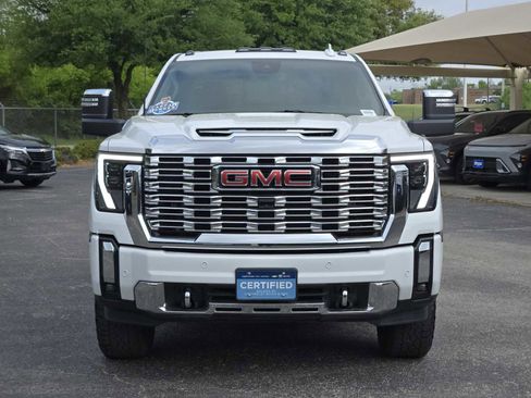 Certified 2025 GMC Sierra 2500 Denali image 2