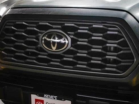 Certified 2021 Toyota Tacoma TRD Off-Road image 5