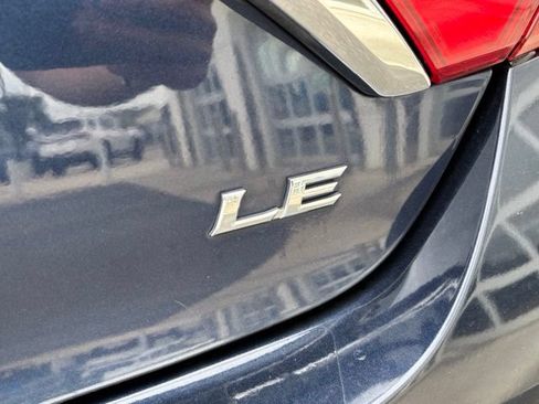 Used 2015 Toyota Camry LE FWD image 4
