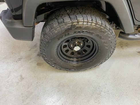 Used 2013 Jeep Wrangler Unlimited Rubicon w/ Connectivity Group AWD/4WD image 14