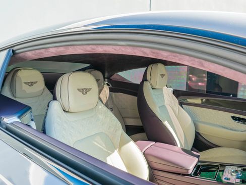 Used 2022 Bentley Continental GT image 13