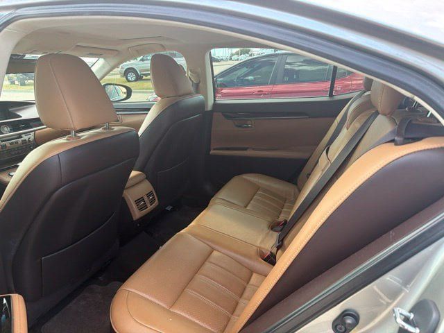 Used 2016 Lexus ES 350 w/ Luxury Package w/Wood Trim FWD image 10
