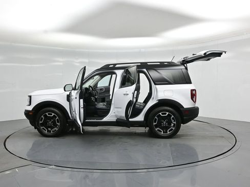Certified 2022 Ford Bronco Sport Outer Banks w/ Tech Package AWD/4WD image 36