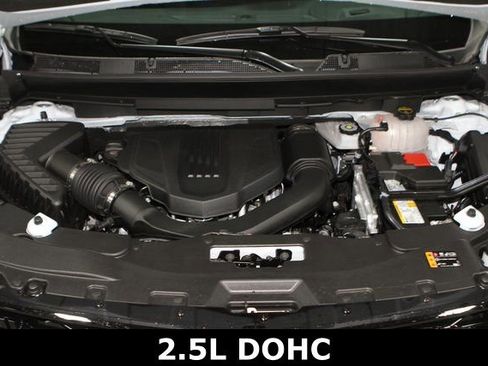 New 2026 Chevrolet Traverse Z71 w/ LPO, Floor Liner Package AWD/4WD image 3