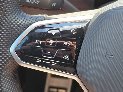 Used 2024 Volkswagen Tiguan SE R-Line AWD/4WD image 12