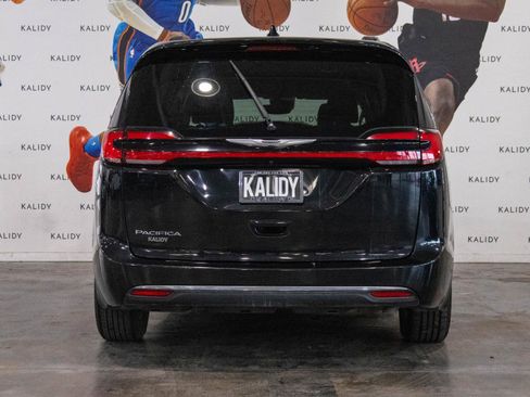 Used 2022 Chrysler Pacifica Touring-L image 22