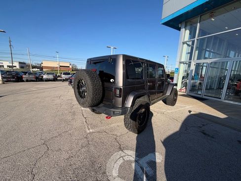 Used 2016 Jeep Wrangler Unlimited Rubicon image 5