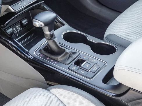 Certified 2020 Kia Sorento SX image 18