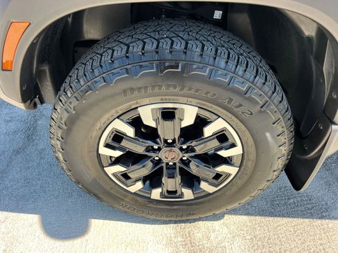 Used 2024 Nissan Frontier PRO-4X w/ Technology Package AWD/4WD image 11