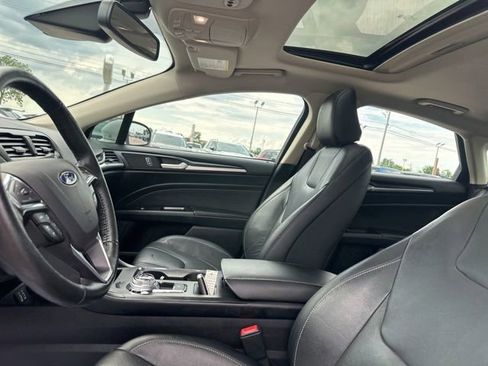 Used 2020 Ford Fusion Titanium AWD/4WD image 28