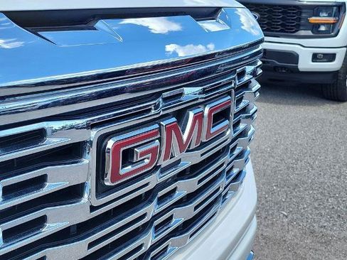 Used 2025 GMC Sierra 1500 Denali AWD/4WD image 8