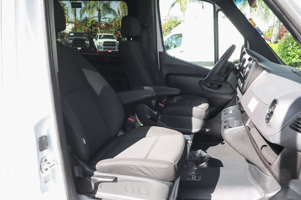 Used 2026 Mercedes-Benz Sprinter 2500 image 39