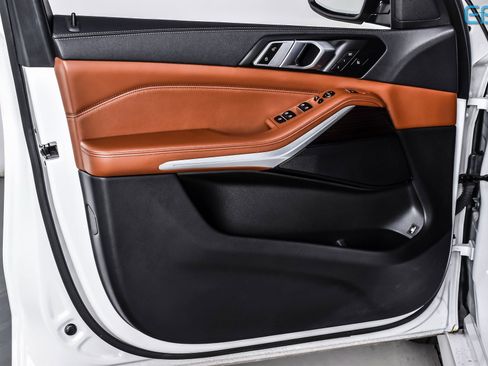 Used 2023 BMW X5 xDrive45e w/ Executive Package image 16