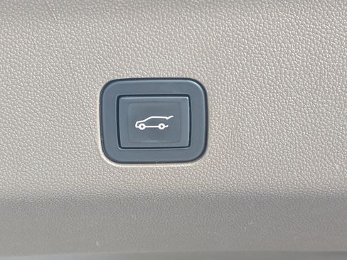 Used 2023 GMC Yukon XL Denali image 20